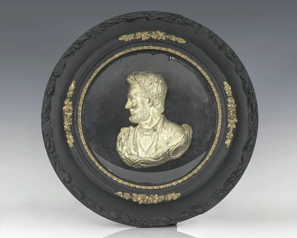 Abraham Lincoln Relief Bust.
