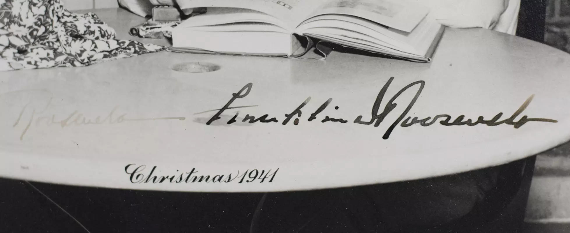 Franklin and Eleanor Roosevelt Signed Photograph: Christmas 1941.