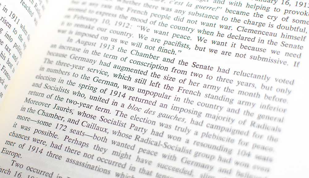 The Collapse of the Third Republic: An Inquiry Into the Fall of France in 1940.