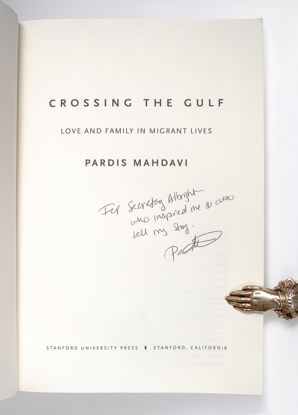 Crossing The Gulf: Love and Family in Migrant Lives.