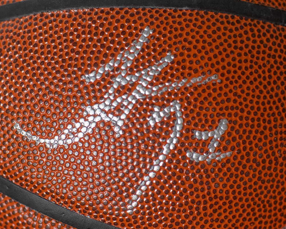 2008-09 LA Lakers Team Signed NBA Basketball.