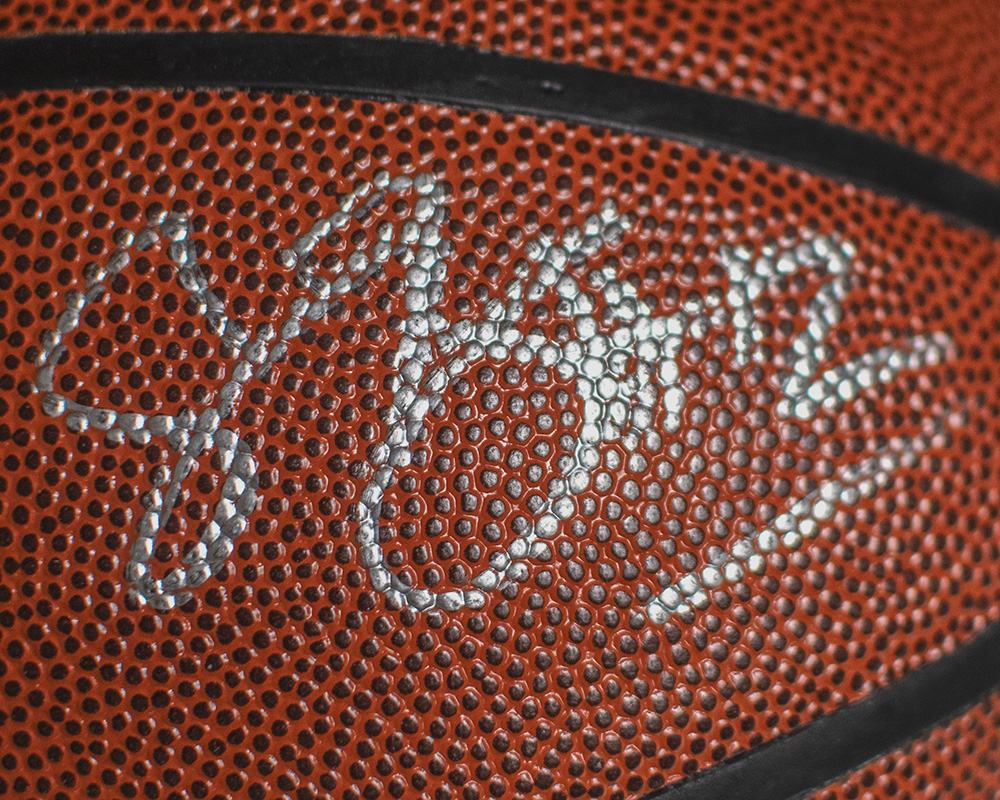 2008-09 LA Lakers Team Signed NBA Basketball.