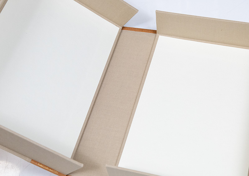 Complete A Song of Ice and Fire Clamshell Box Collection.